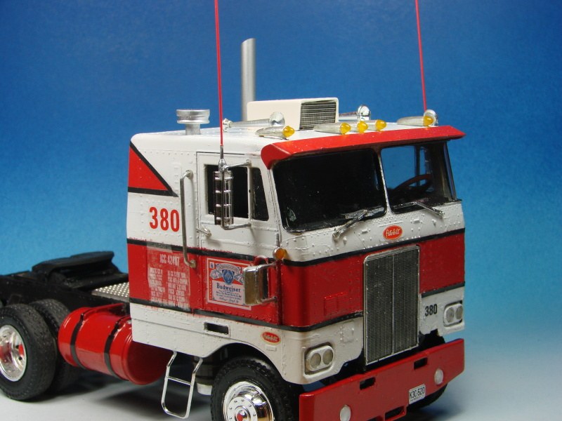 Peterbilt 352