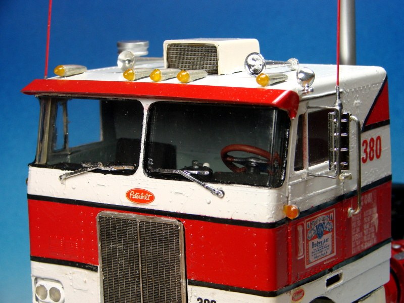 Peterbilt 352