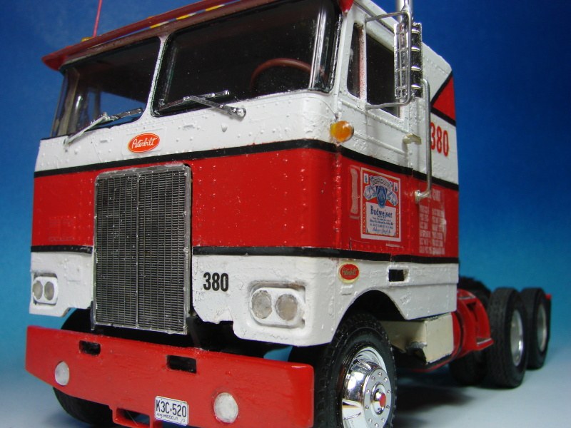 Peterbilt 352