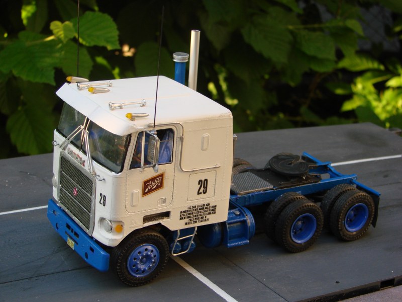 Mack Cruiseliner