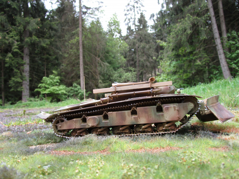 Neubaufahrzeug Bergepanzer