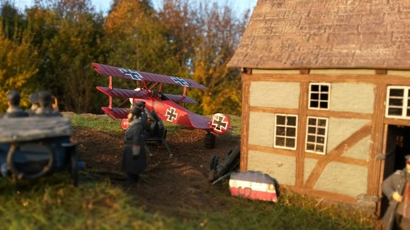 Blick auf die bereits auf Modellversium veröffentlichte Fokker Dr.I von Revell im Maßstab 1:72.