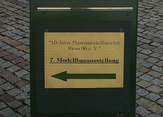 Unglaublich, ein Hinweisschild ca. 5m vor dem Eingang.