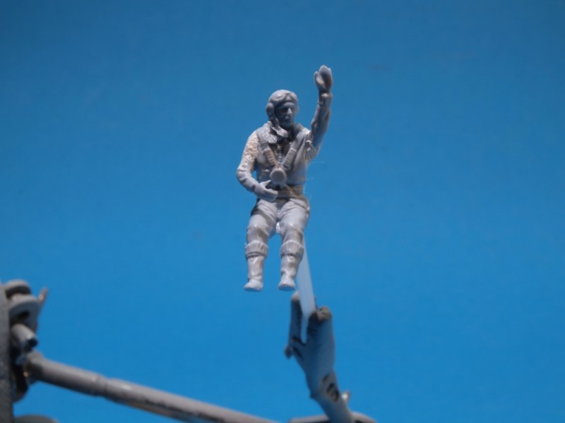 Mein erster Pilot nach umpfzig Jahren, den linken Arm etwas zwanghaft in der Haltung.