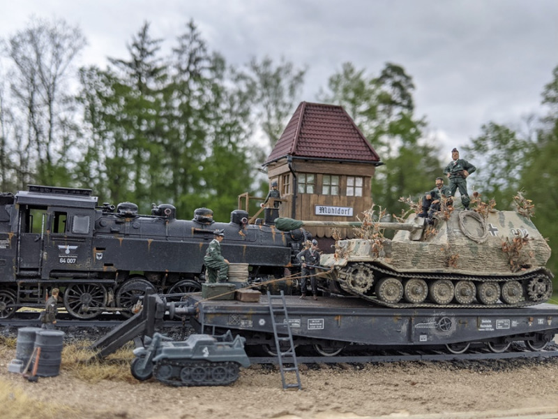 Bewaffnet war der schwere Panzerjäger Elefant mit einer bei den Gegnern gefürchteten 8,8 cm Panzerabwehrkanone