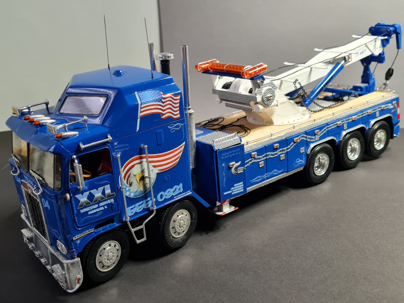 Kenworth K100 Wrecker