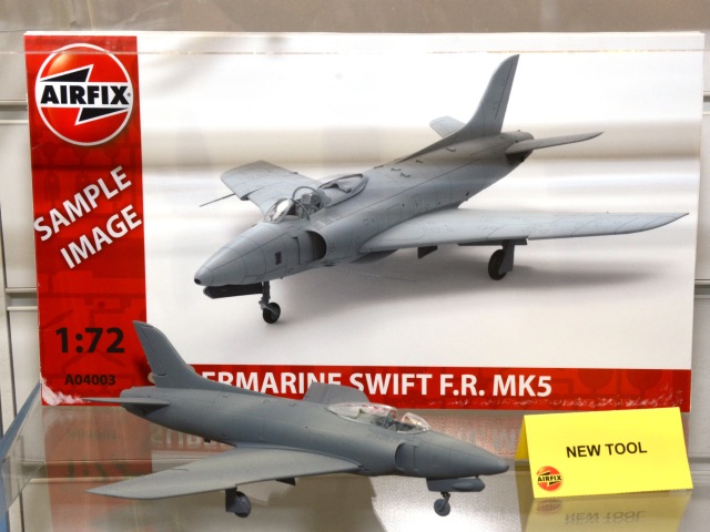 Eine 1:72 Supermarine Swift als Großserienmodell. Die 'Ex-Exotisierung' schreitet voran.