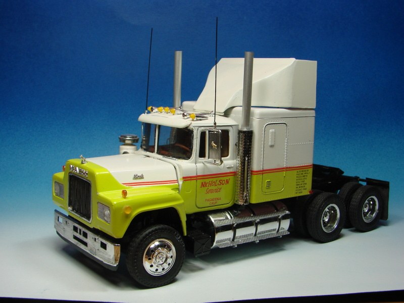 Mack R685ST