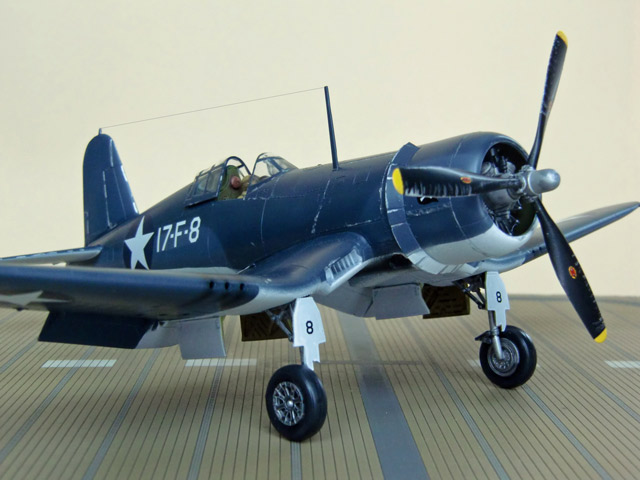 Chance Vought F4U-1 Corsair