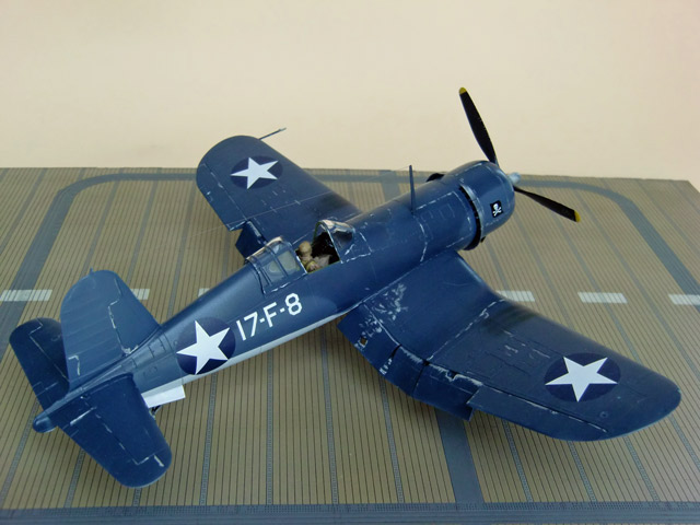 Chance Vought F4U-1 Corsair