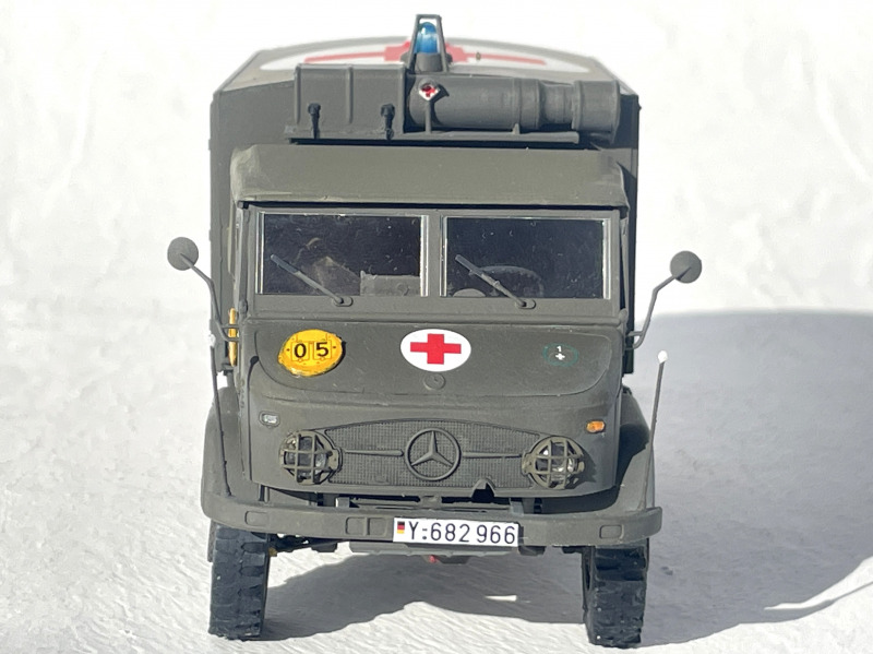 Unimog S404 mit SAN-Koffer (frühe Bauform) als KrKw
