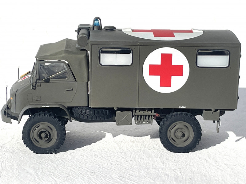 Unimog S404 mit SAN-Koffer (frühe Bauform) als KrKw