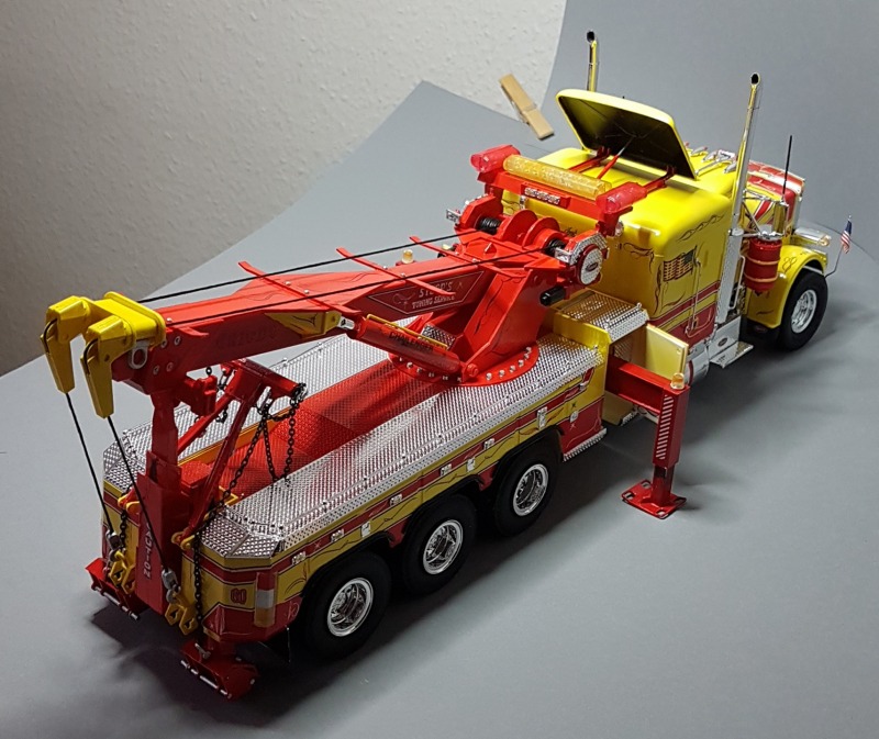 Peterbilt 379 Wrecker