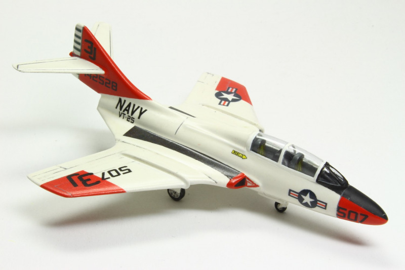 Grumman F9F-8T Cougar