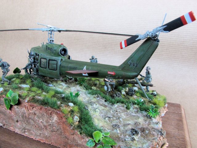 Bell UH–1D Huey