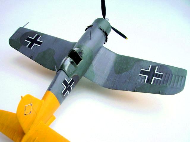 Chance Vought F4U-1 Corsair