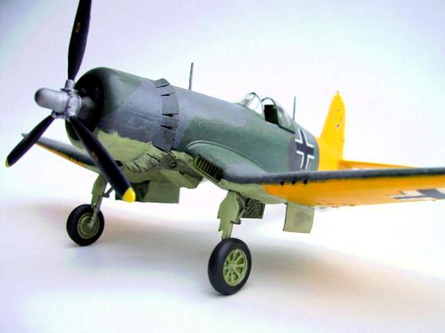 Chance Vought F4U-1 Corsair
