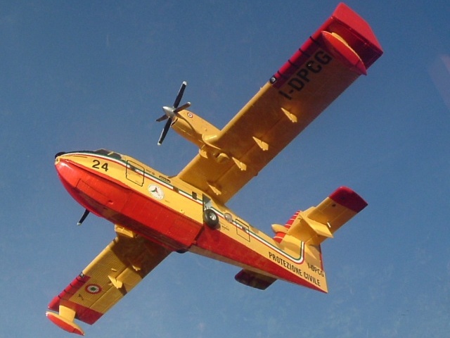 Canadair CL-415