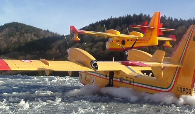 Canadair CL-415