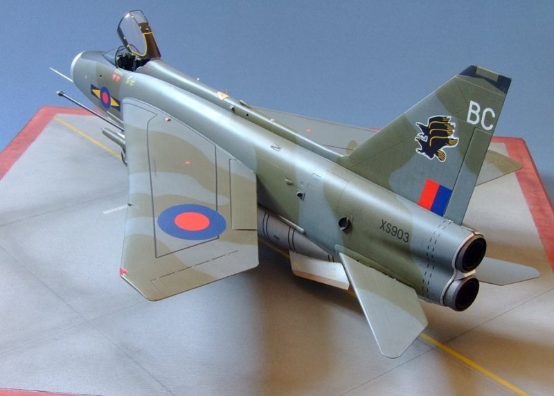 English Electric Lightning F.6