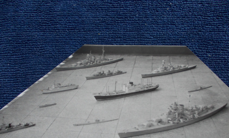 Flotte aus Kartonmodellen, 1958
