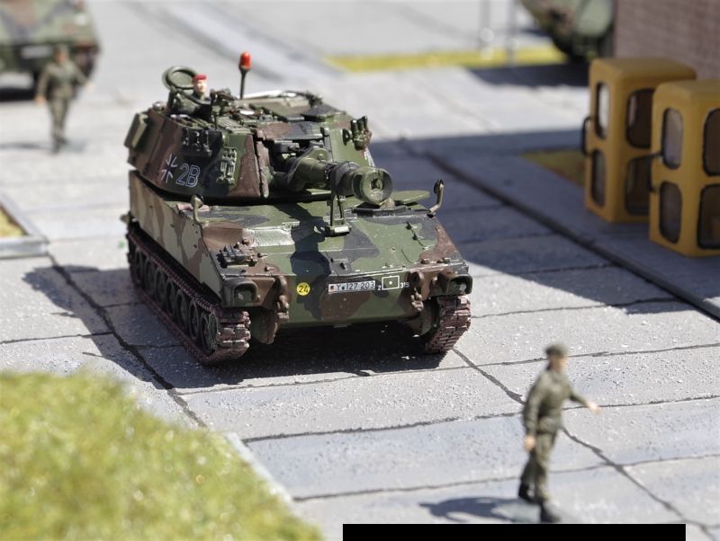 M109
