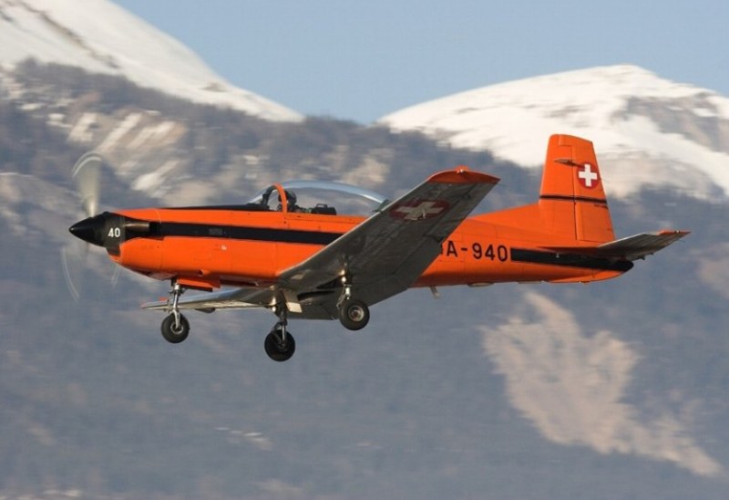 PC-7 A-940 der Schweizer Luftwaffe / Sion Februar 2006 (Foto Copyright Karl Drage)