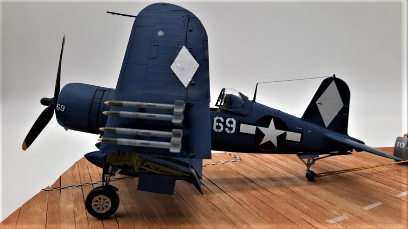 Chance Vought F4U-1D Corsair