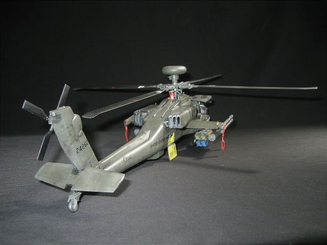 Academy 1/48 Ah-64A Apache Plastic Model