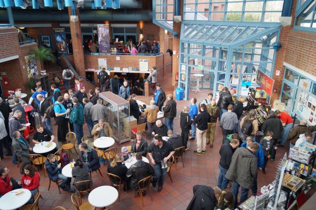 Das Foyer des Wilhelmsburger Bürgerhauses bietet Platz für Shops und Gastronomie.