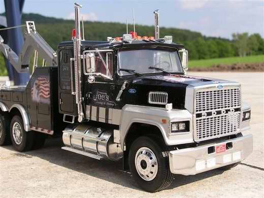 Ford LTL 9000 Wrecker