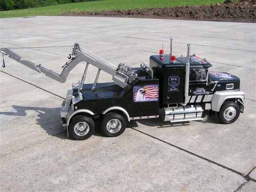 FR- Italeri US WRECKER TRUCK KIT 1:24 - IT3825