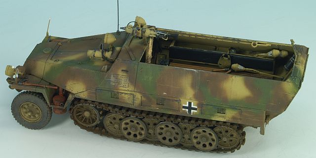 Sd.Kfz. 251/1 Ausf. D Falke