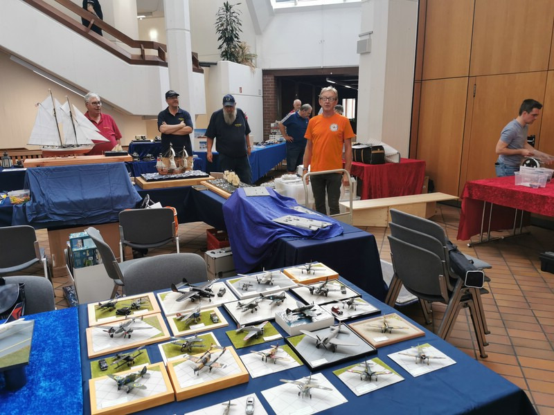 PMC-Vorsitzender Markus bei der Begrüßung von Ausstellern und Gästen