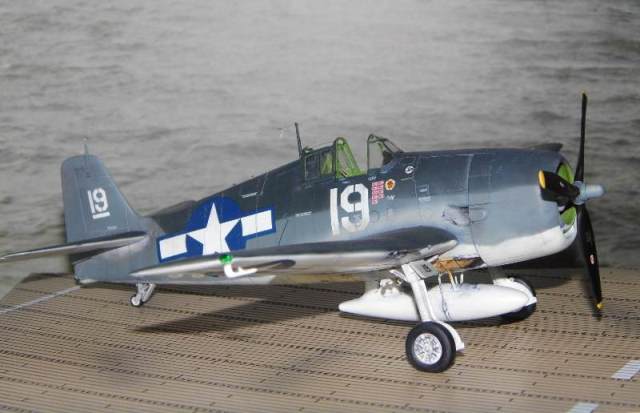 Grumman F6F-3 Hellcat