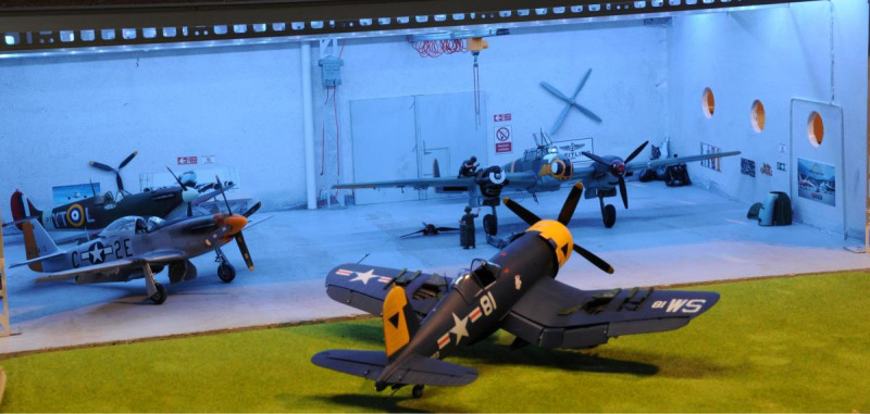 Chance Vought F4U-4 Corsair