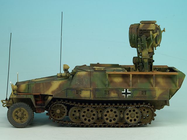 Solido 1/50 - Sdkfz 251/20 Uhu Avec Projecteur ANTON - Blindé Allemand WW2 - Tank Museum - Occasion
