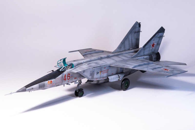 Mikojan-Gurewitsch MiG-25RBT – Foxbat-B