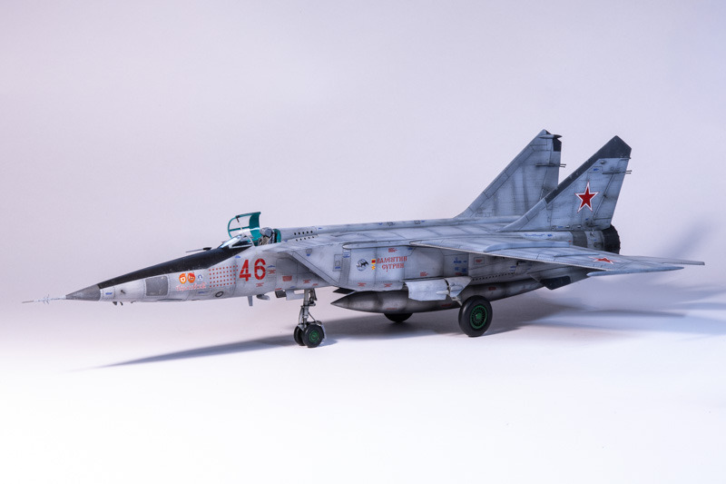 Mikojan-Gurewitsch MiG-25RBT – Foxbat-B