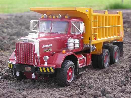 Autocar DC-9964 Dumptruck