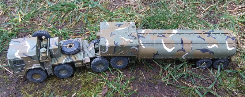 M1014 Truck mit Tomahawk