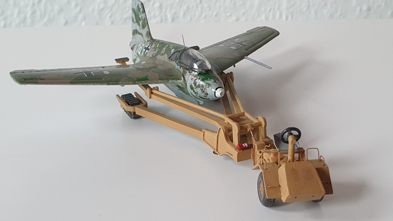 Scheuch-Schlepper für Me 163