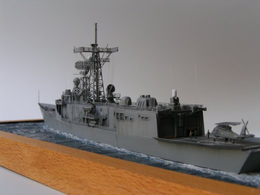 USS Thach (FFG-43)