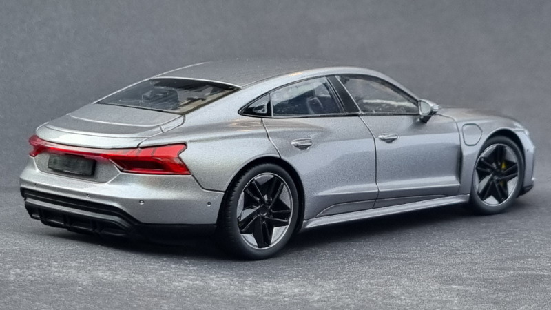 Voiture Miniature Audi RS E-Tron GT 2021 1:18 - Violet, Marque GT Spirit, Neuf