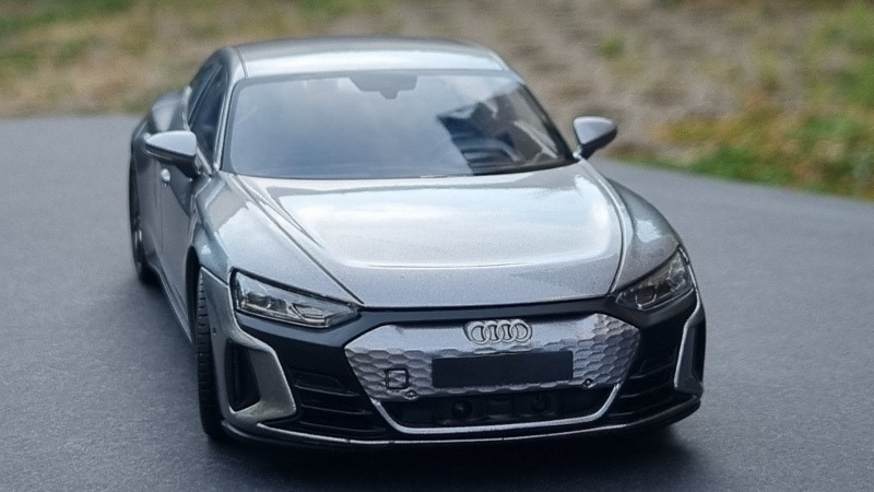 Calendrier De L’Avent Revell Audi RS E-tron GT – Easy-Click 1/24, Montage Sans Colle En 24 Jours, Cadeau Créatif Dès 10 Ans