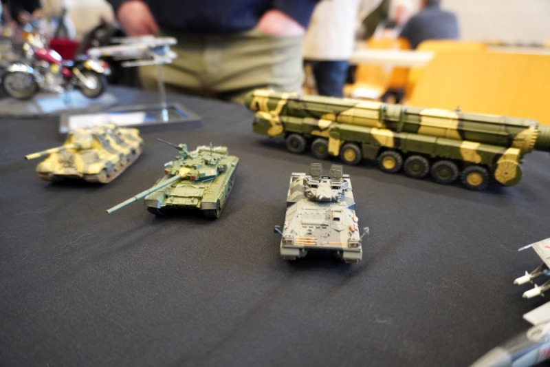 Panzer und Raketentransporter, 1:72