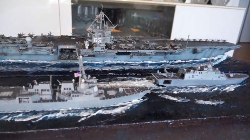 USS Momsen (DDG-92)