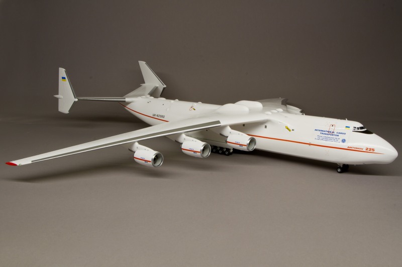 Antonow An-225