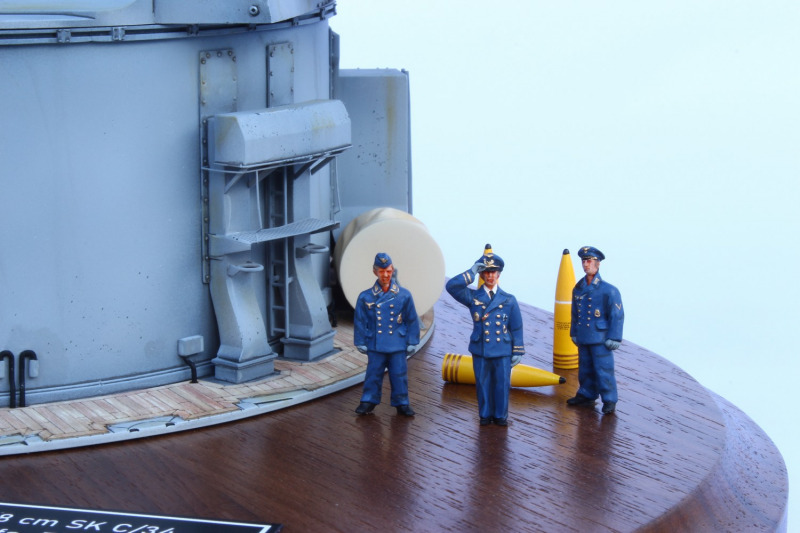 SCHLACHTSCHIFF BISMARCK IN 1/72 TAKOM NEUHEIT TURM BRUNO B SCHLACHTSCHIFF BISMARCK IN 1/72 TAKOM NEUHEIT TURM BRUNO B