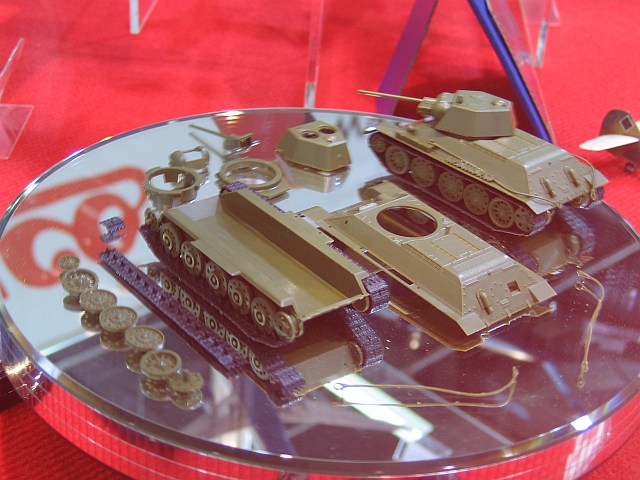 Zvezda: T-34 in 1:72 als Easy Kit